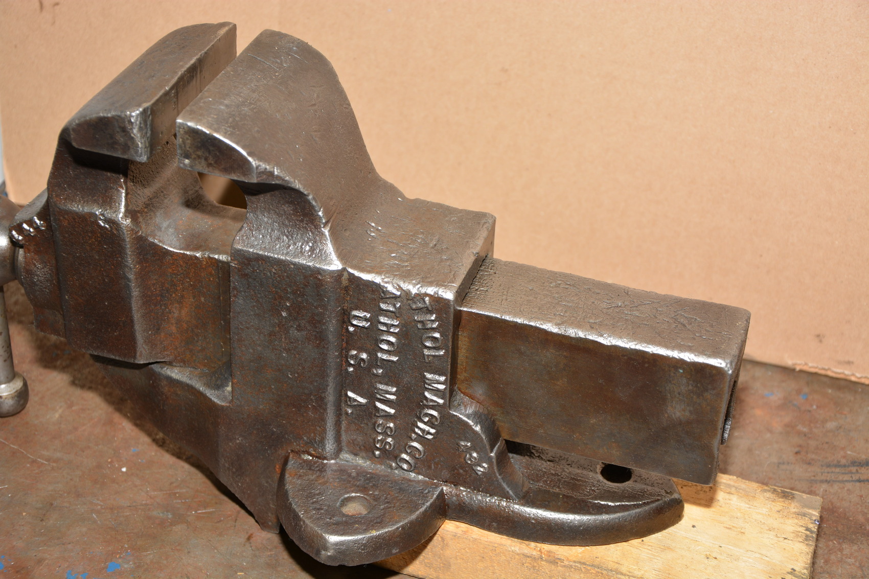 Antique / Classic, Athol Machine Co. Cast Iron Bench Vise 