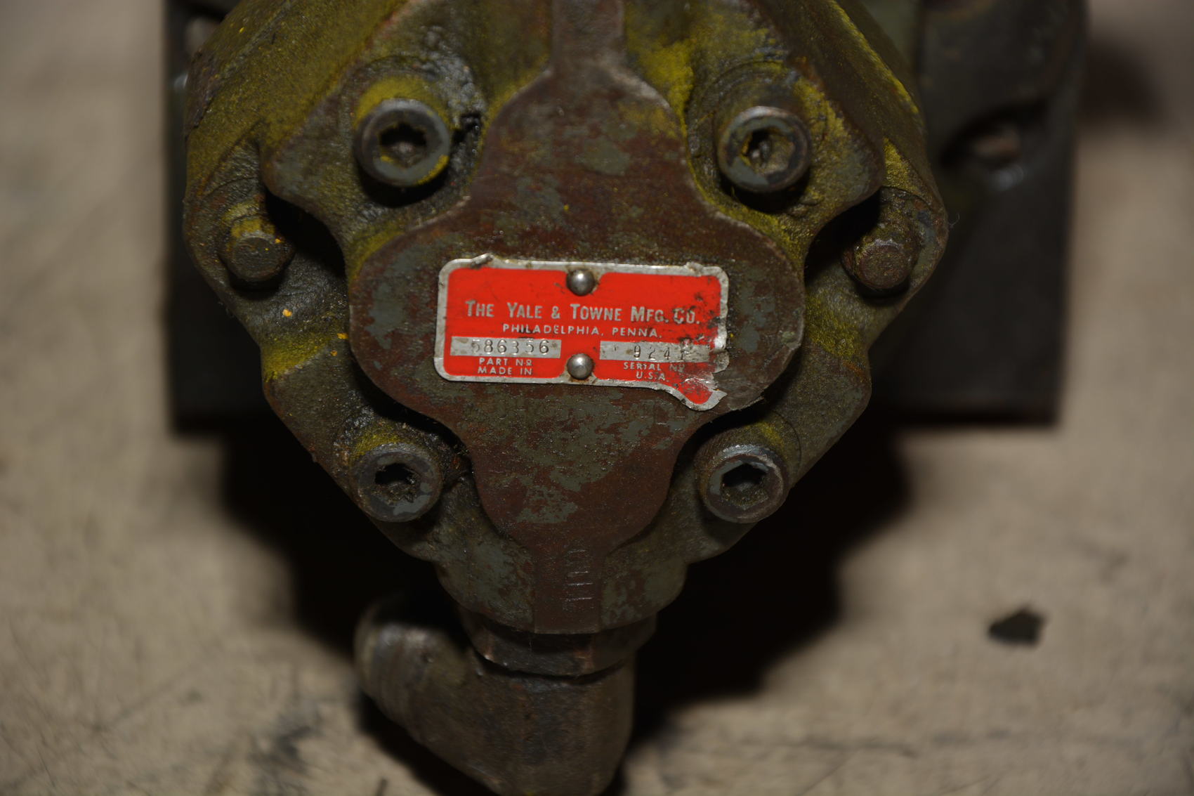 121840004.jpg of Clark Lift Truck 12v DC Hydraulic Pump Motor and