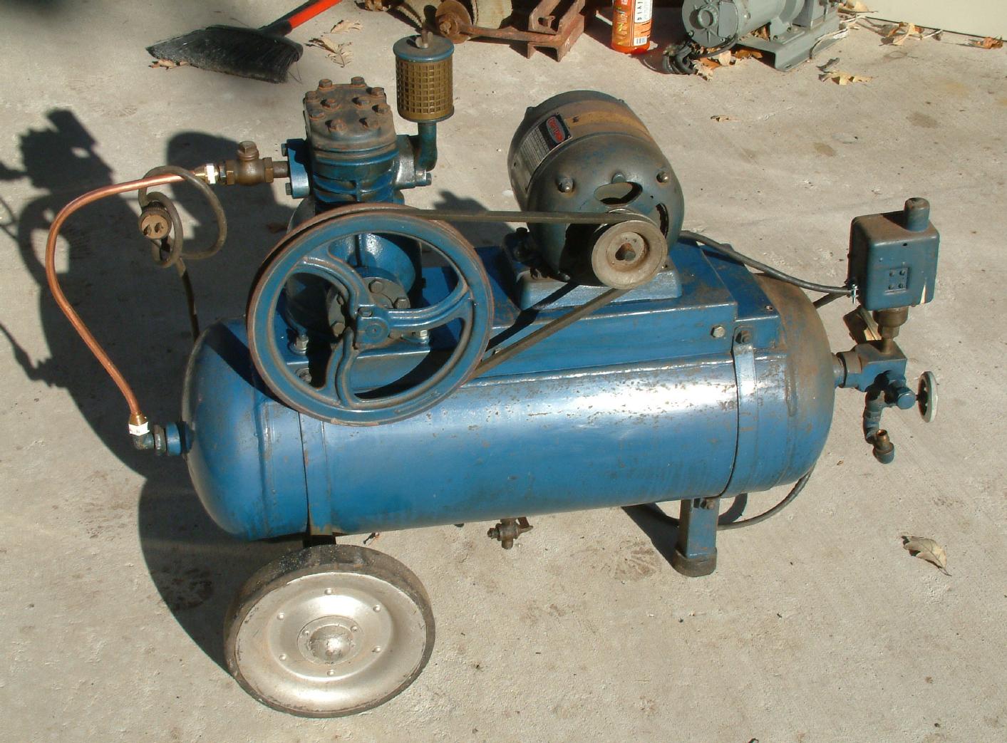 Vintage Air Compressors 82
