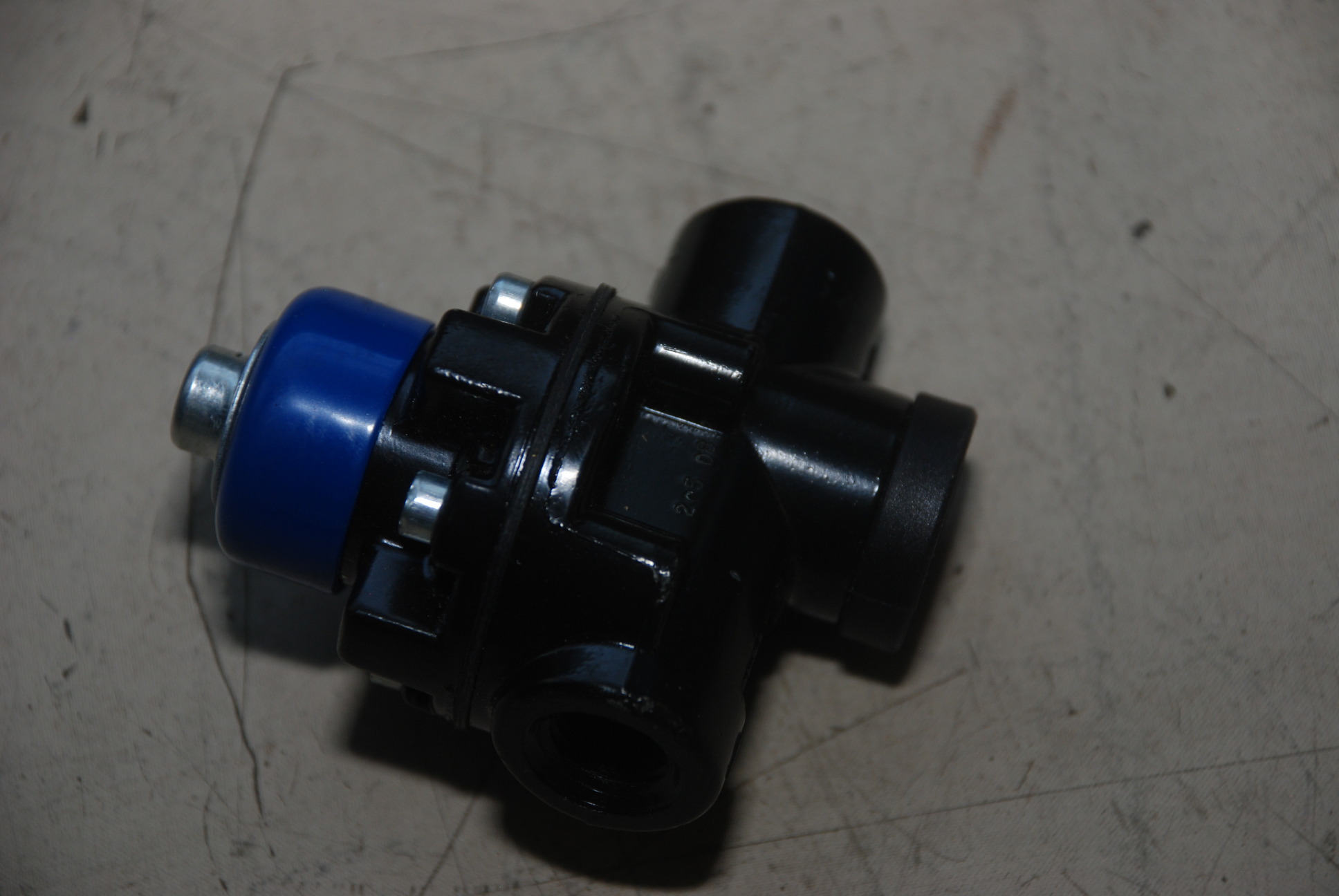 6141-0007.jpg Of NEW Haldex Anchorlok Pressure Protection Valve ...