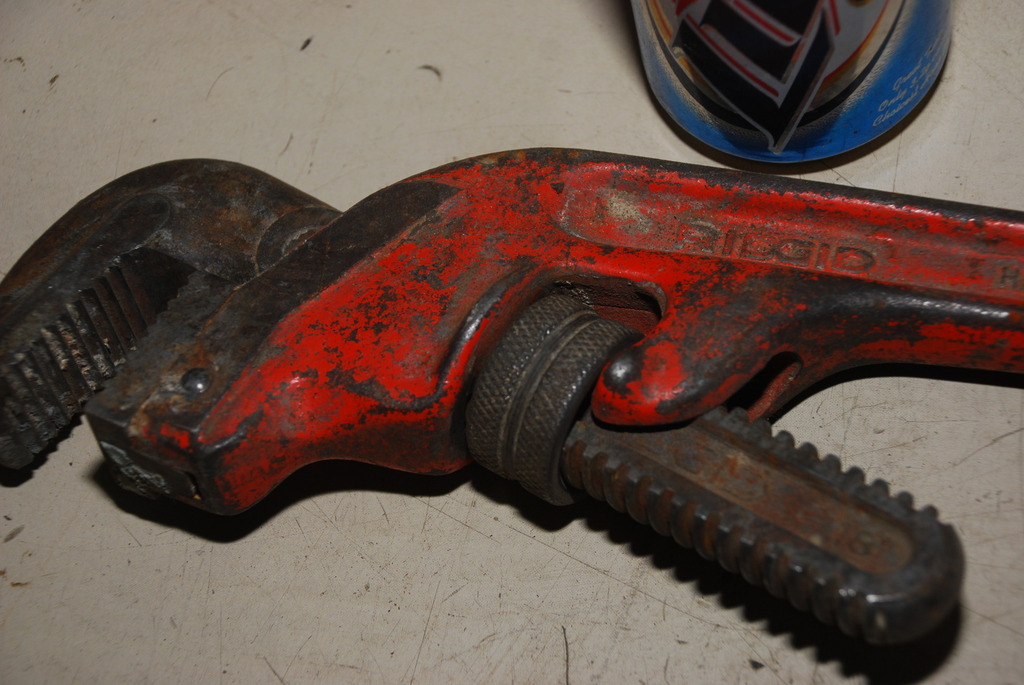 thumbnail image 2 of Ridgid 90122 18” Aluminum End Pipe Wrench – Model E-918 – 2-1/2” Pipe Capacity 2 of 4