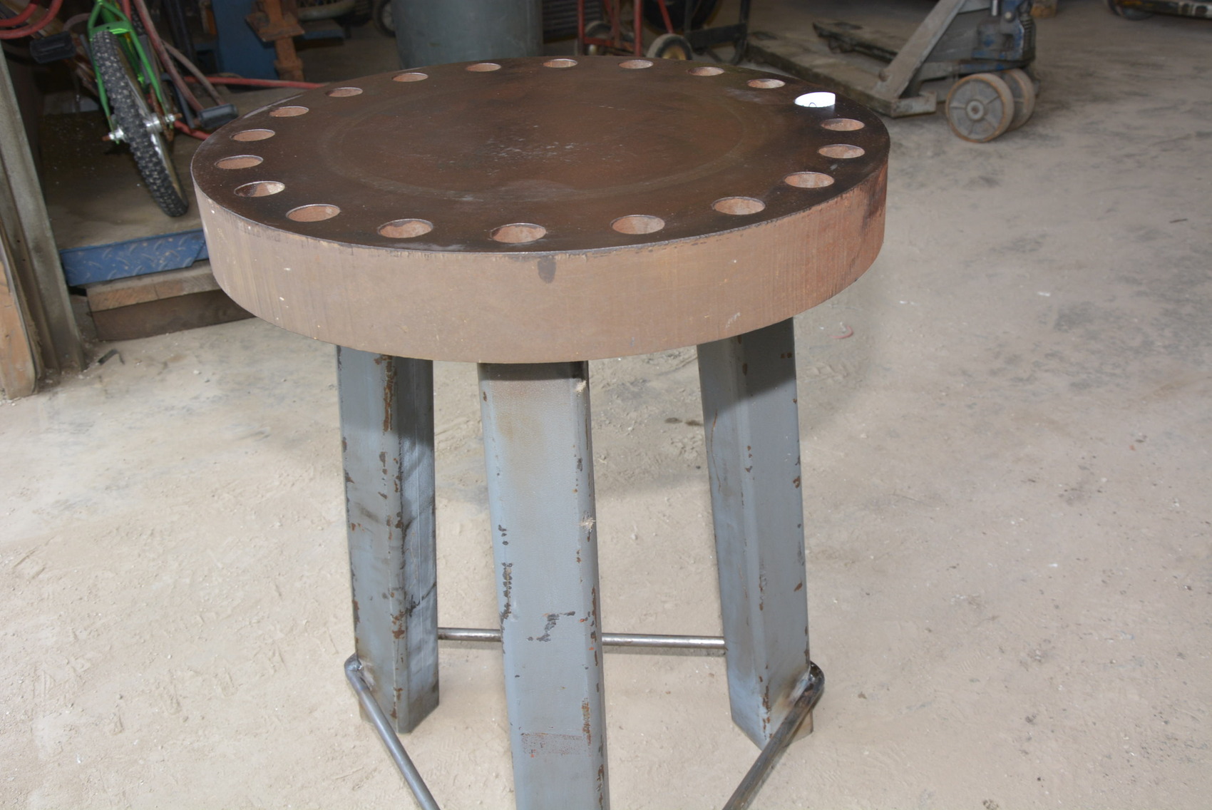 super-heavy-3-inch-thick-blacksmith-round-anvil-table-inv-14050